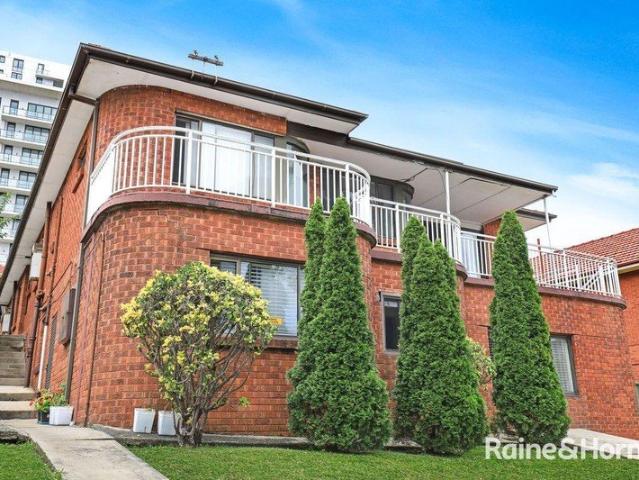 Neat and Tidy Two Bedroom Unit!