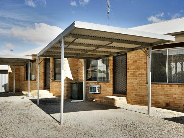 Neat and Tidy Two Bedroom Unit