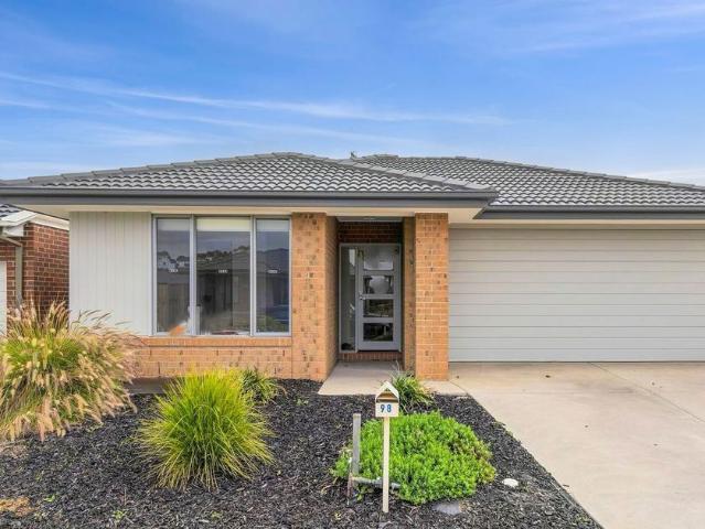 NEAT AND TIDY THREE BEDROOM FAMILY HOME