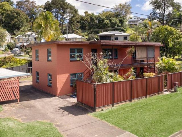 2/10 Park Rd, Nambour Neat and Tidy Unit Central to all Conveniences