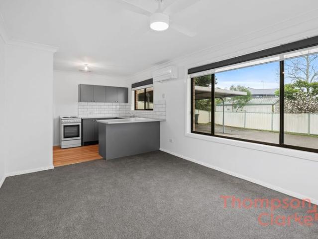 Neat and tidy unit close to amenities!