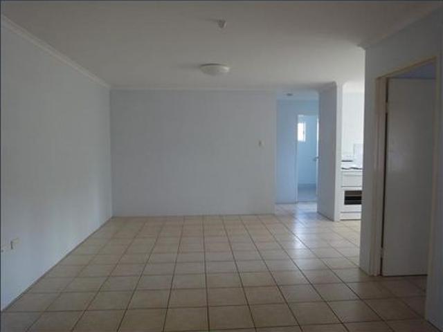 NEAT AND TIDY UNIT CLOSE TO TOWN BREAK LEASE
