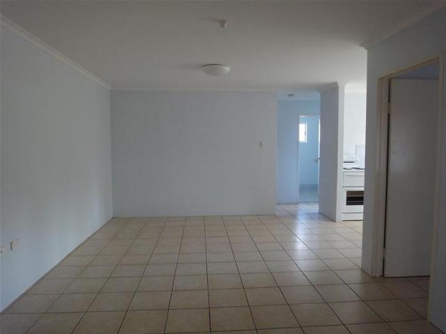 NEAT AND TIDY UNIT CLOSE TO TOWN BREAK LEASE