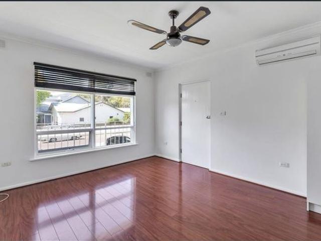 NEAT AND TIDY UNIT IN FANTASTIC LOCATION