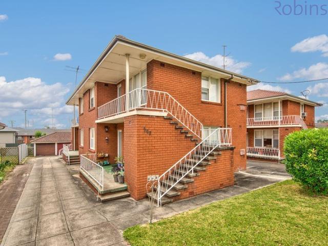 Neat and tidy unit located on 1st floor