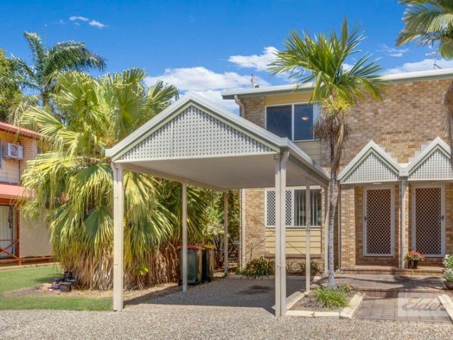 Neat and Tidy Unit within Minutes to the Ocean!