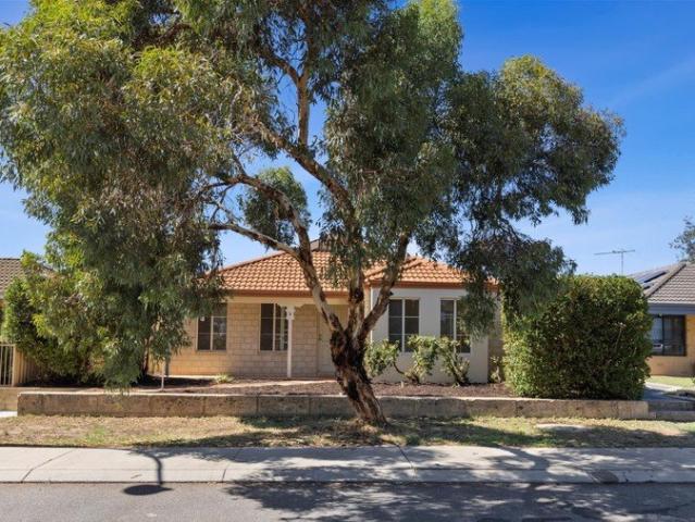 NEAT AND TIDY WITH EASY ACCESS TO ALL AMENITIES