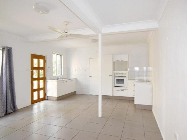 NEAT AND TIDY 1 BEDROOM UNIT IN CENTRAL LOCATION