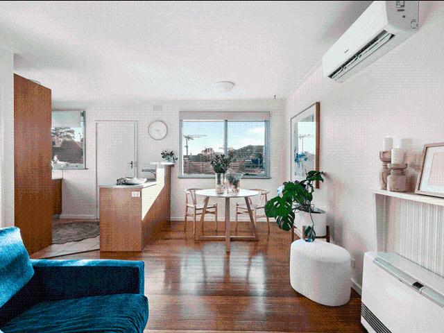 Neat and Tidy 1 Bedroom unit in Sought After Location Walk to local shops Hospital Public Transport