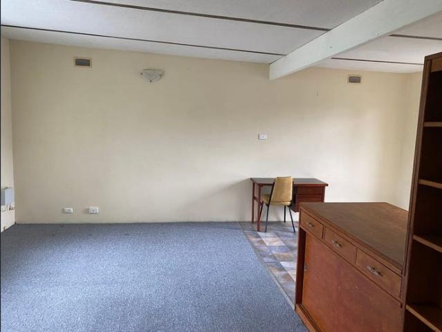Neat and Tidy 1 Bedroom Unit Upstairs