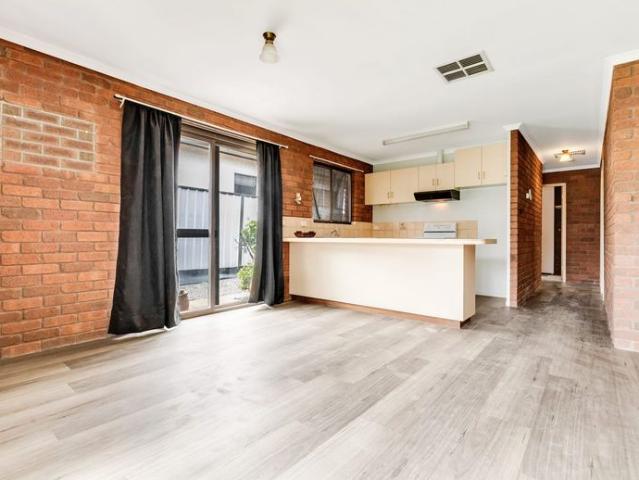 Neat and Tidy 2 Bedroom townhouse