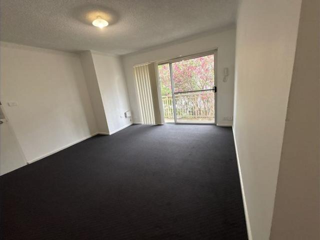 Neat and Tidy 2 bedroom unit