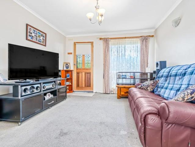 NEAT AND TIDY 2 BEDROOM UNIT