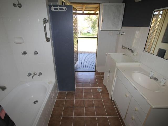 Neat and Tidy 2 bedroom house
