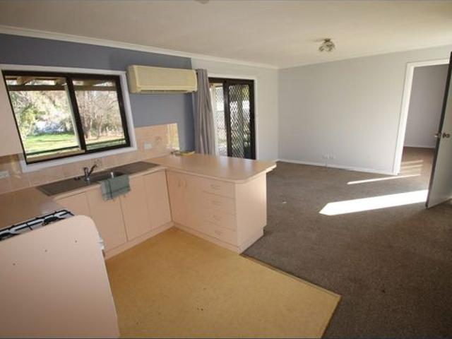 Neat and Tidy 2 bedroom house
