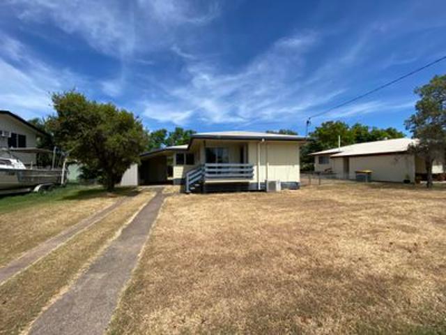 neat and tidy 3 bedroom home in a quiet neighbourhood!