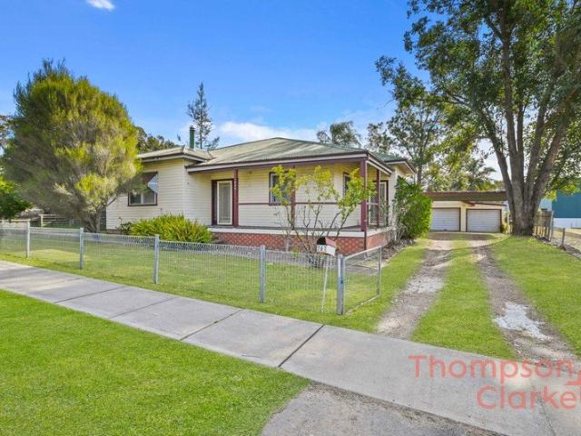 Neat and tidy 3 bedroom home in the heart of own