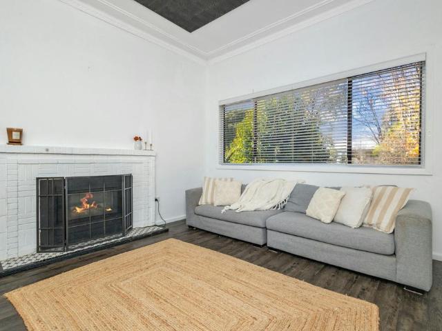 NEAT AND TIDY 3 BEDROOM HOME WITH HOME OFFICE