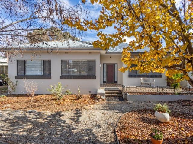 NEAT AND TIDY 3 BEDROOM HOME WITH HOME OFFICE