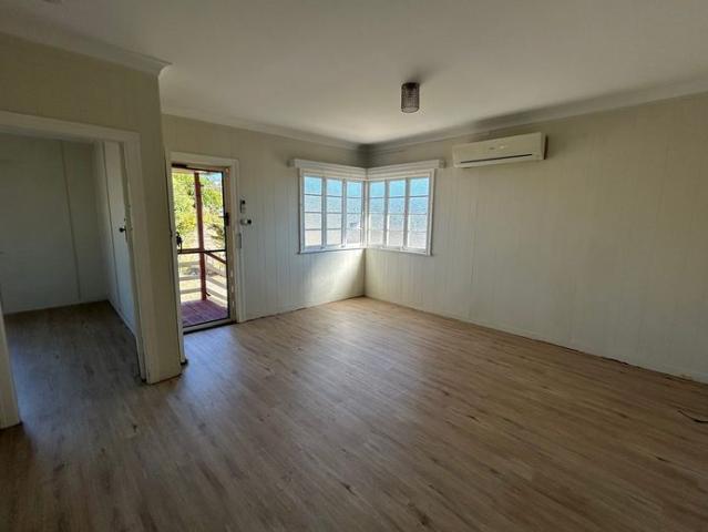 NEAT AND TIDY 4 BEDROOM HOME IN SOUTH GLADSTONE