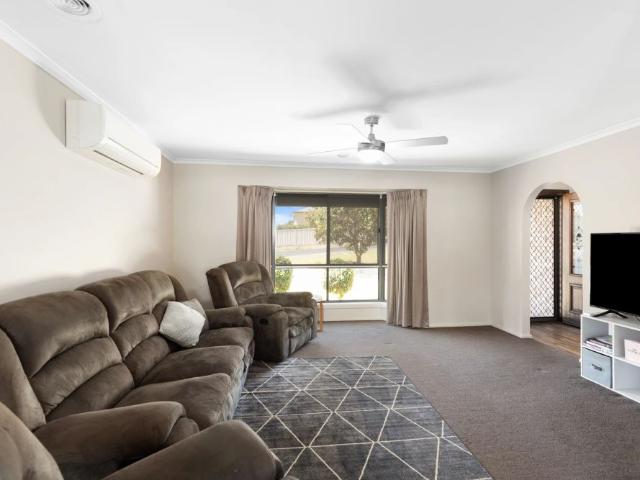 Neat and Tidy 4 bedroom home