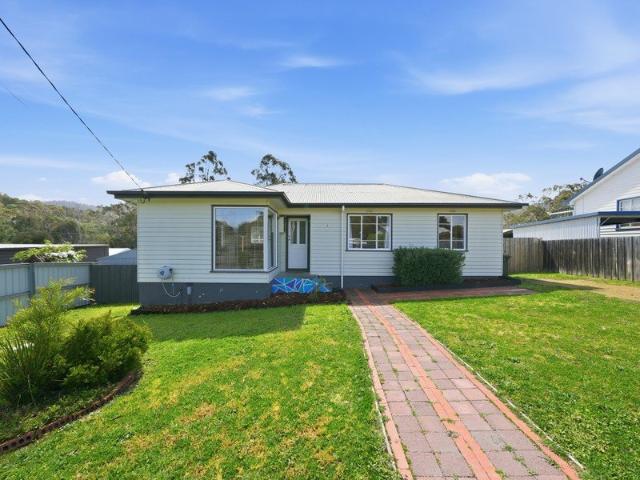 Neat and Comfortable Three Bedroom Home in Risdon Vale