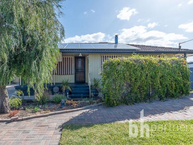 Neat And Comfortable Three Bedroom Home Packed With Loads of Features