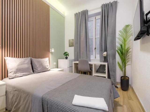 Neat and cosy double bedroom near the Luceros metro