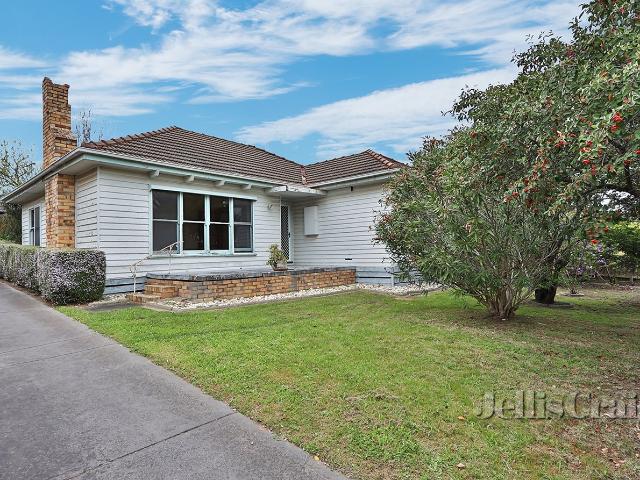 Neat and Cozy Three Bedroom Unit in Convenient Location