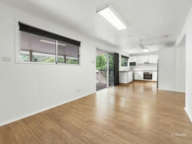 Neat and Modern Two Bedroom Home in Somerset Dam