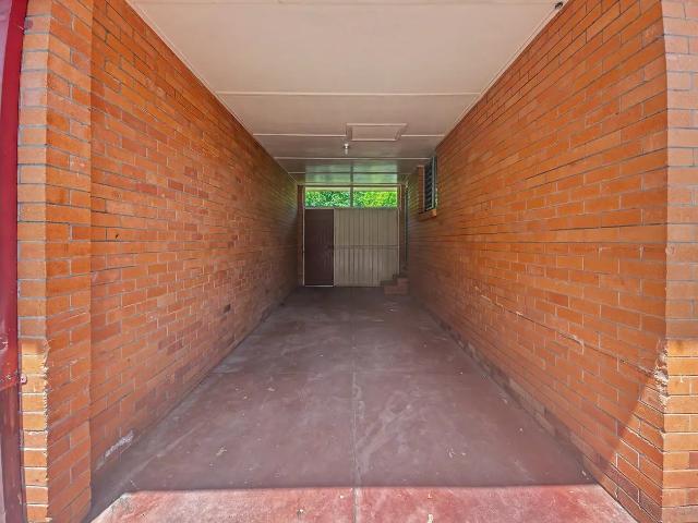 Neat and Practical Unit in a Convenient Newtown Location