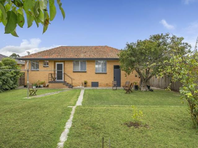 Neat and Spacious Home in Convenient Bell Park Location