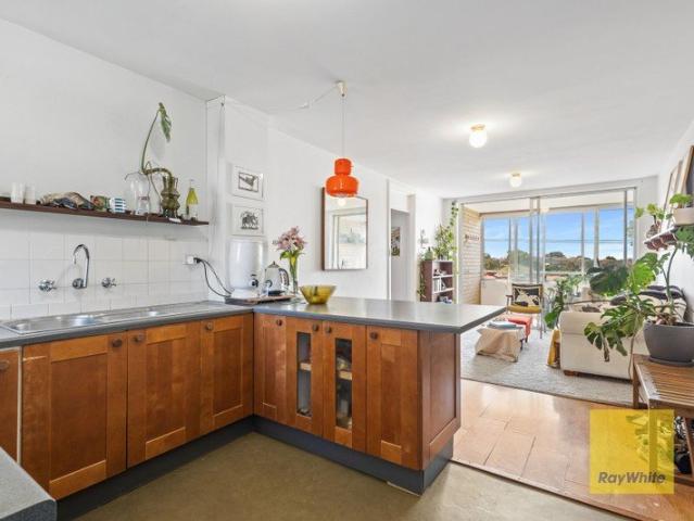 Neat Apartment in a Fantastic Location