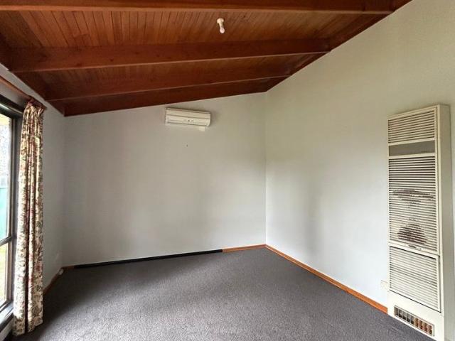 NEAT AS A PIN & MOVE IN READY!