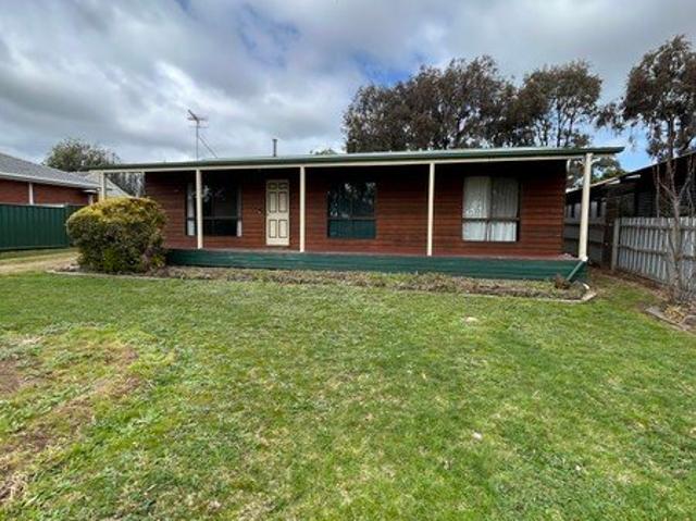 NEAT AS A PIN & MOVE IN READY!