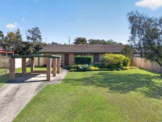 Neat as a Pin & Ready to move in!