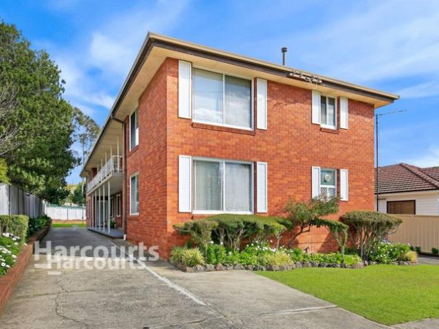 Neat as a Pin 1 Bedroom 1 Parking Space Walk to Hospital