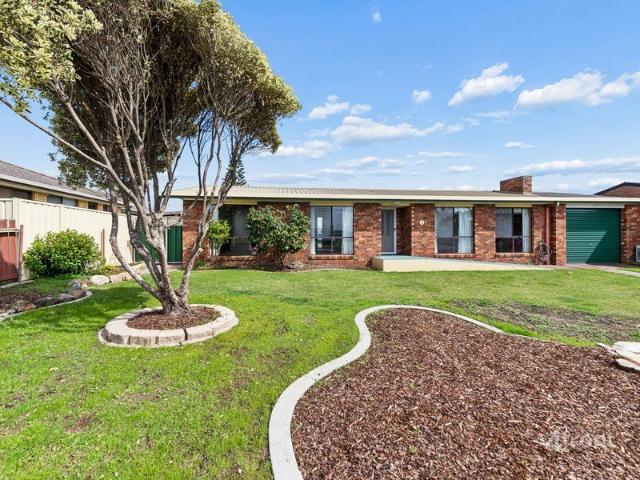 Neat Brick Home Walk to Schools and Seaside Walking Tracks