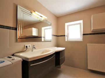 Neat, bright loft in Frankfurt am Main, Frankfurt Amsterdam Apartments for Rent