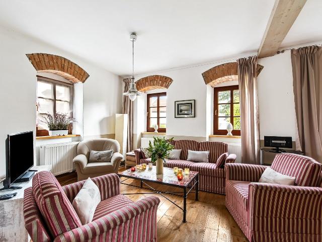 Neat, cute suite in nice area Kreischa