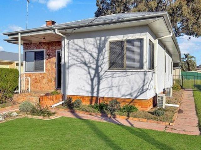 Neat, Comfortable & Close to Town