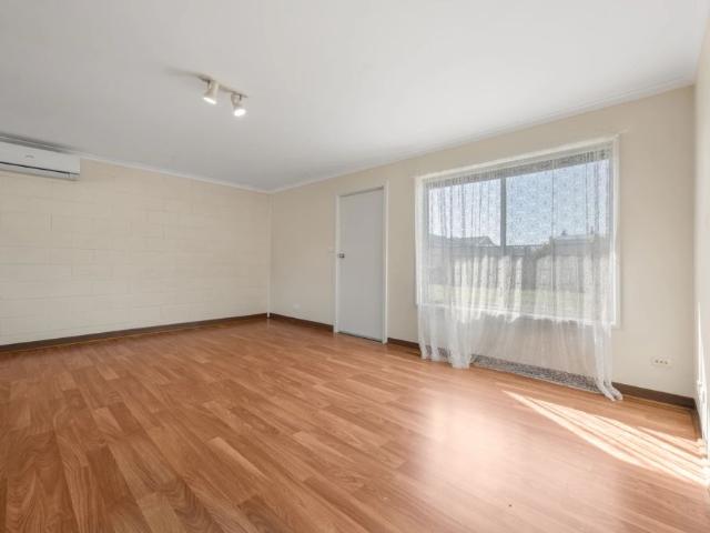 Neat, Comfortable & Convenient Living in Kingston SE