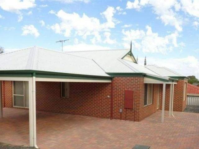 NEAT & COMFORTABLE HOME IN CONVENIENT LOCATION