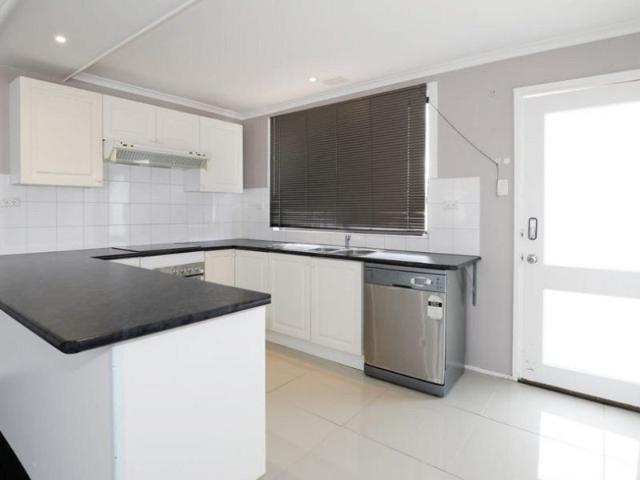 Neat & Comfortable Living in a Great Hastings Location