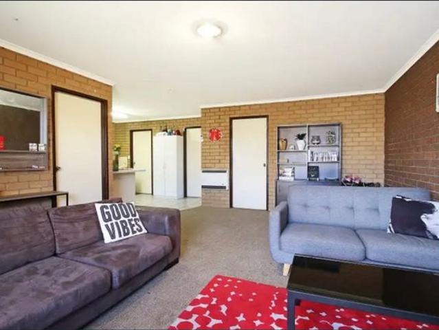Neat & Comfortable Unit in Convenient Lavington Location
