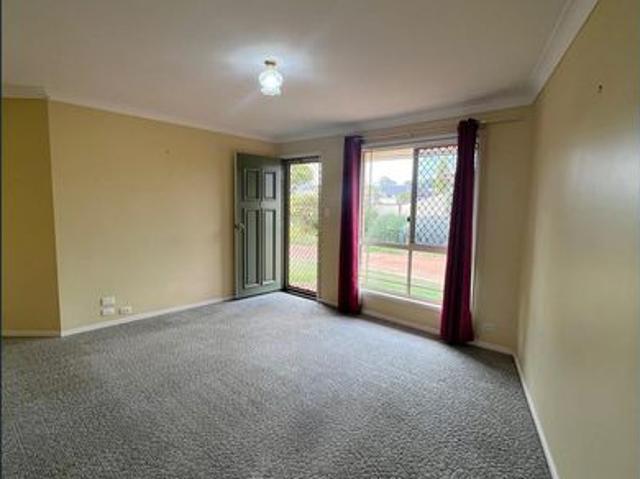 Neat & Comfortable Unit in Quiet Cul de Sac