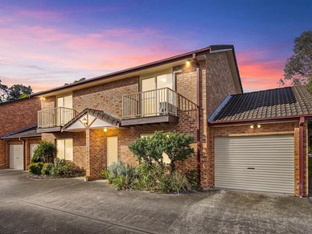 Neat & Complete Townhouse A must see