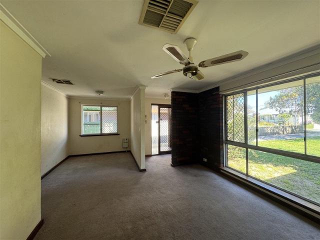 Neat & Convenient 2 Bedroom Granny Flat in Central Mandurah