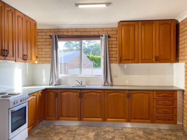 Neat & Convenient 2 Bedroom Ground Floor Unit