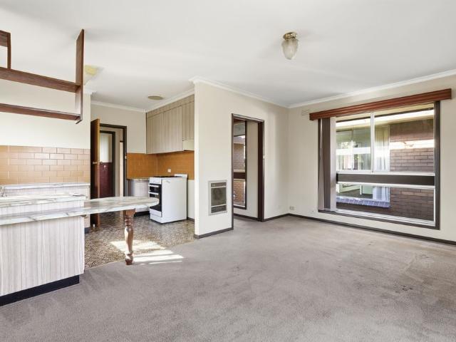 Neat & Convenient 2 Bedroom Unit